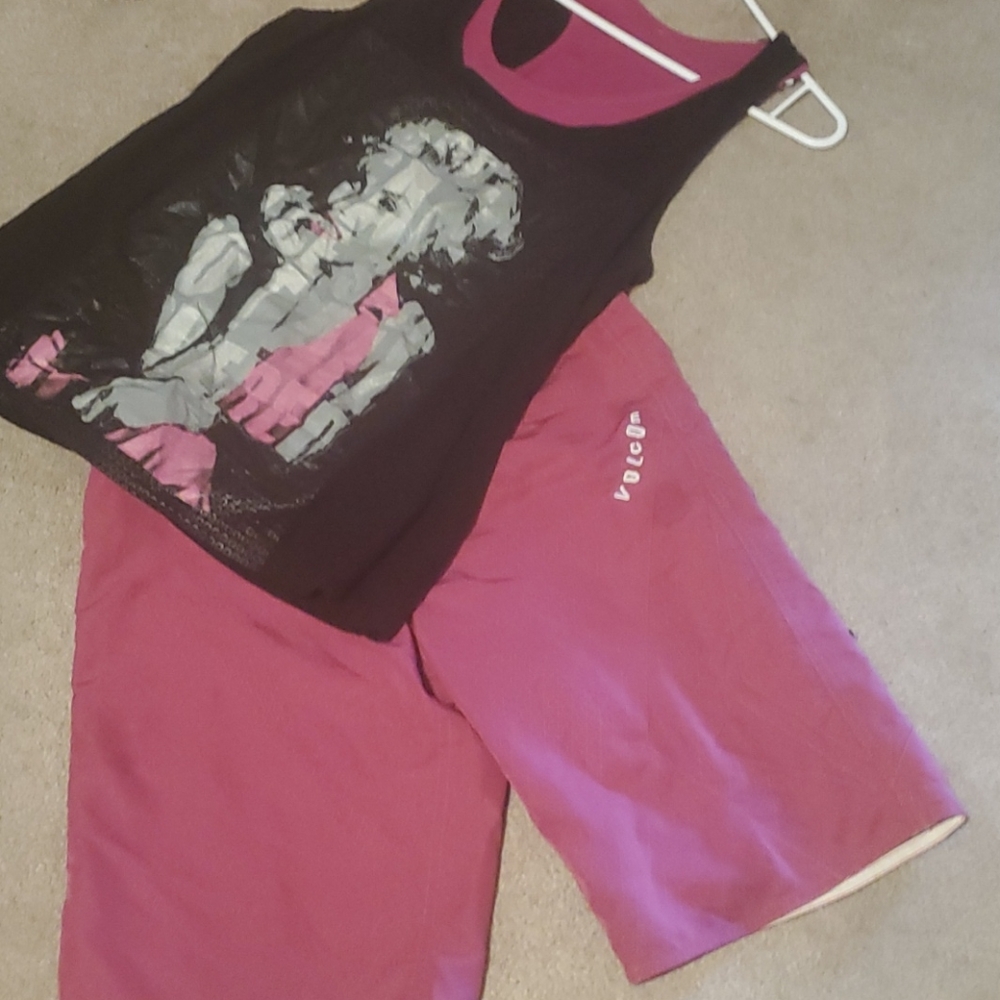 🔴Volcom 🔥 hot pink board Shorts